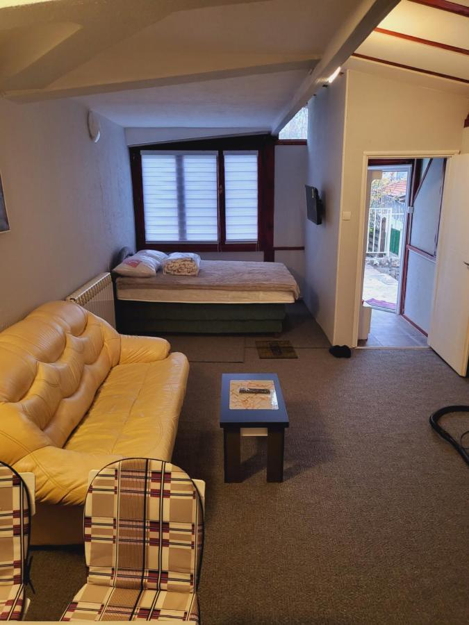 Dorsi Apartamento Belgrado Exterior foto
